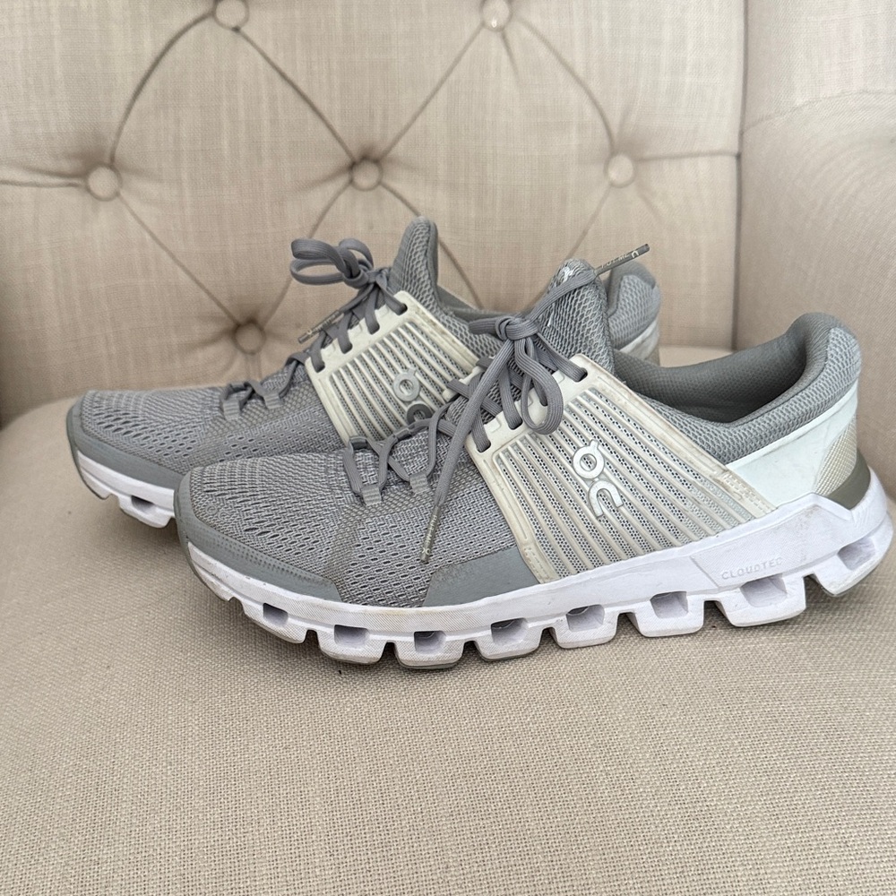 On Running Cloudtec Sneakers in Gray and Cream